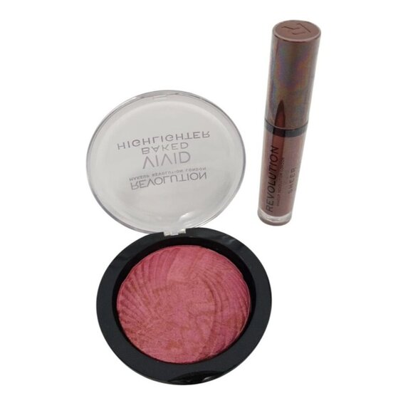 Revolution Vivid Baked Highlighter & Sheer Lip Gloss Makeup Set - Picture 3 of 6